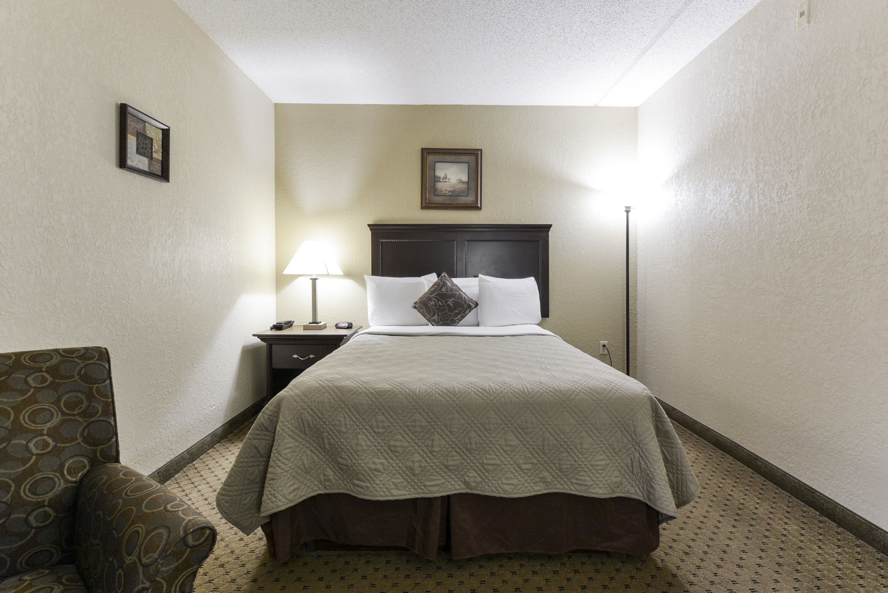 Grand View Inn & Suites