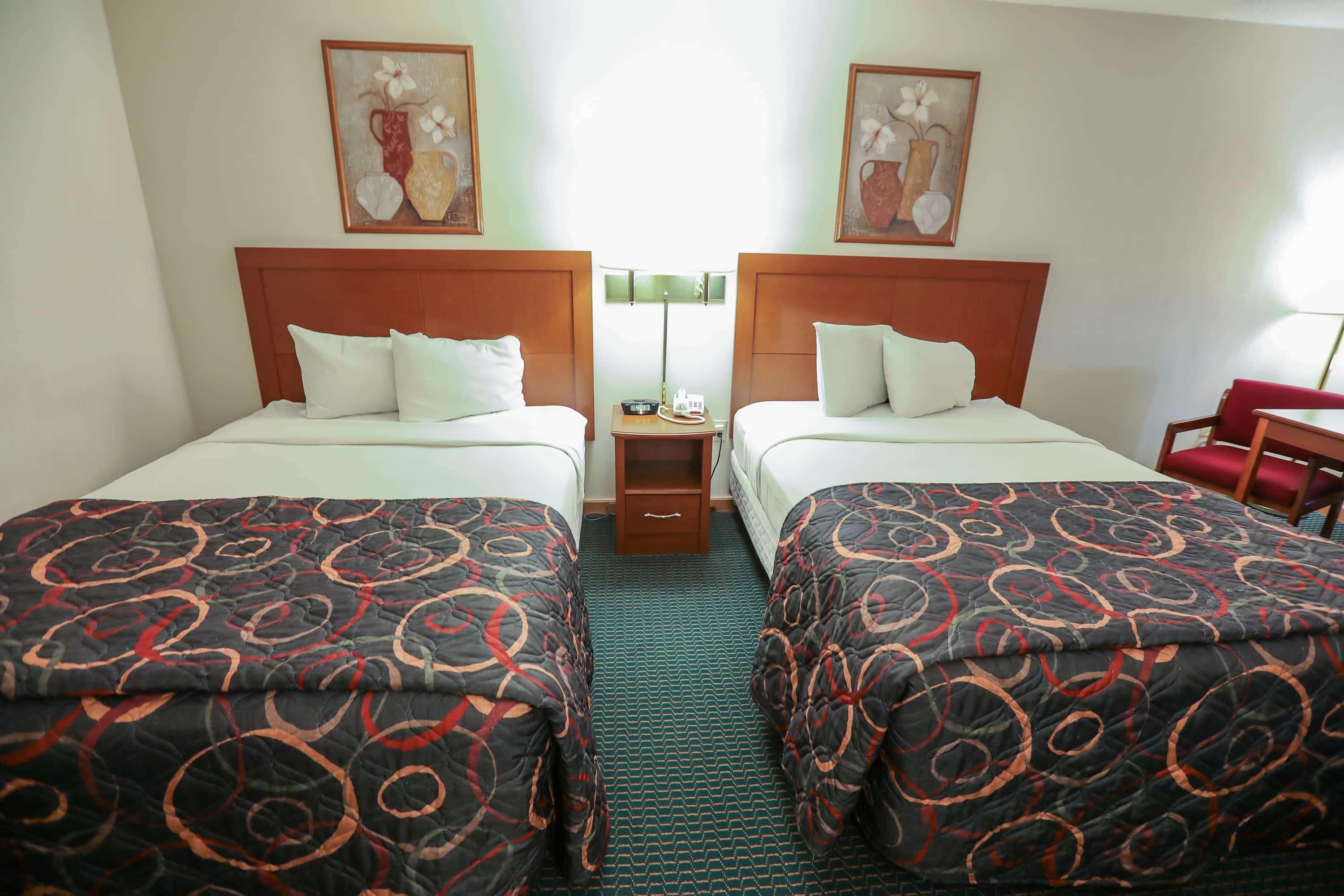 Super 8 by Wyndham Branson / Shepherd of the Hills Exwy