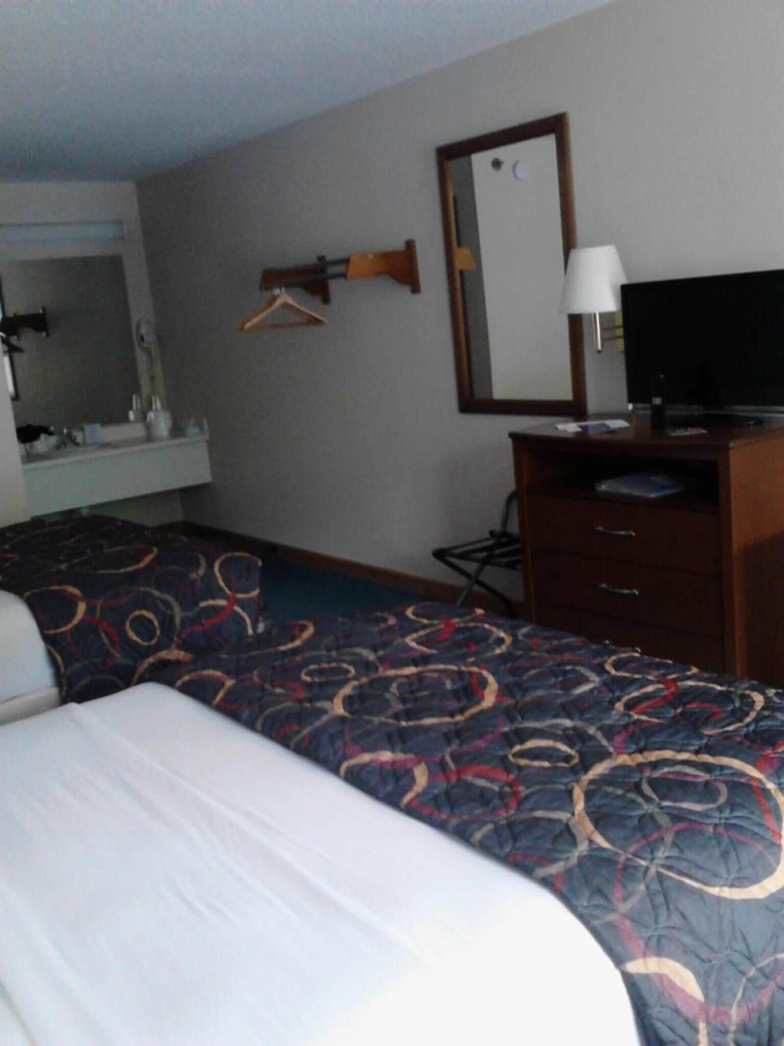 Super 8 by Wyndham Branson / Shepherd of the Hills Exwy