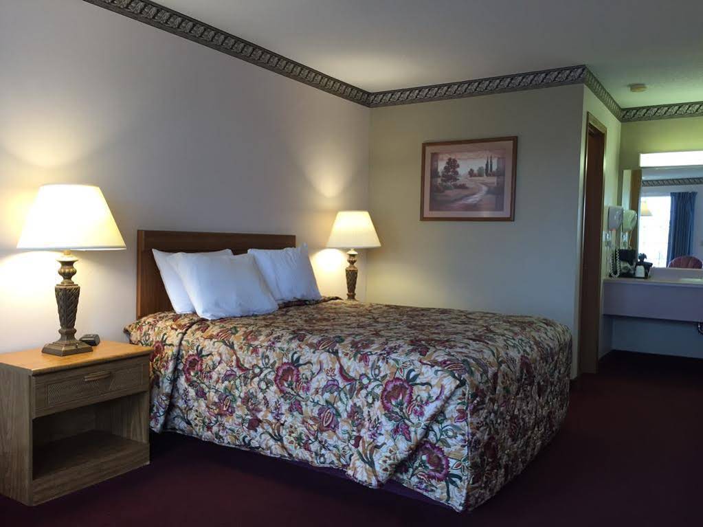 Twelve Oaks Inn Branson