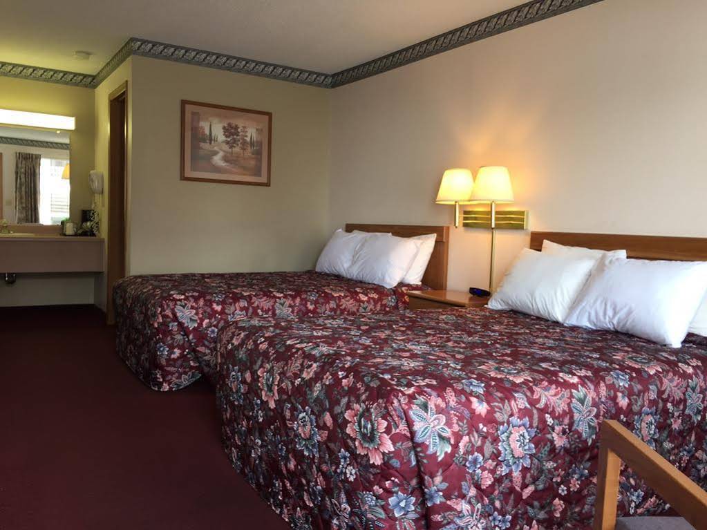 Twelve Oaks Inn Branson