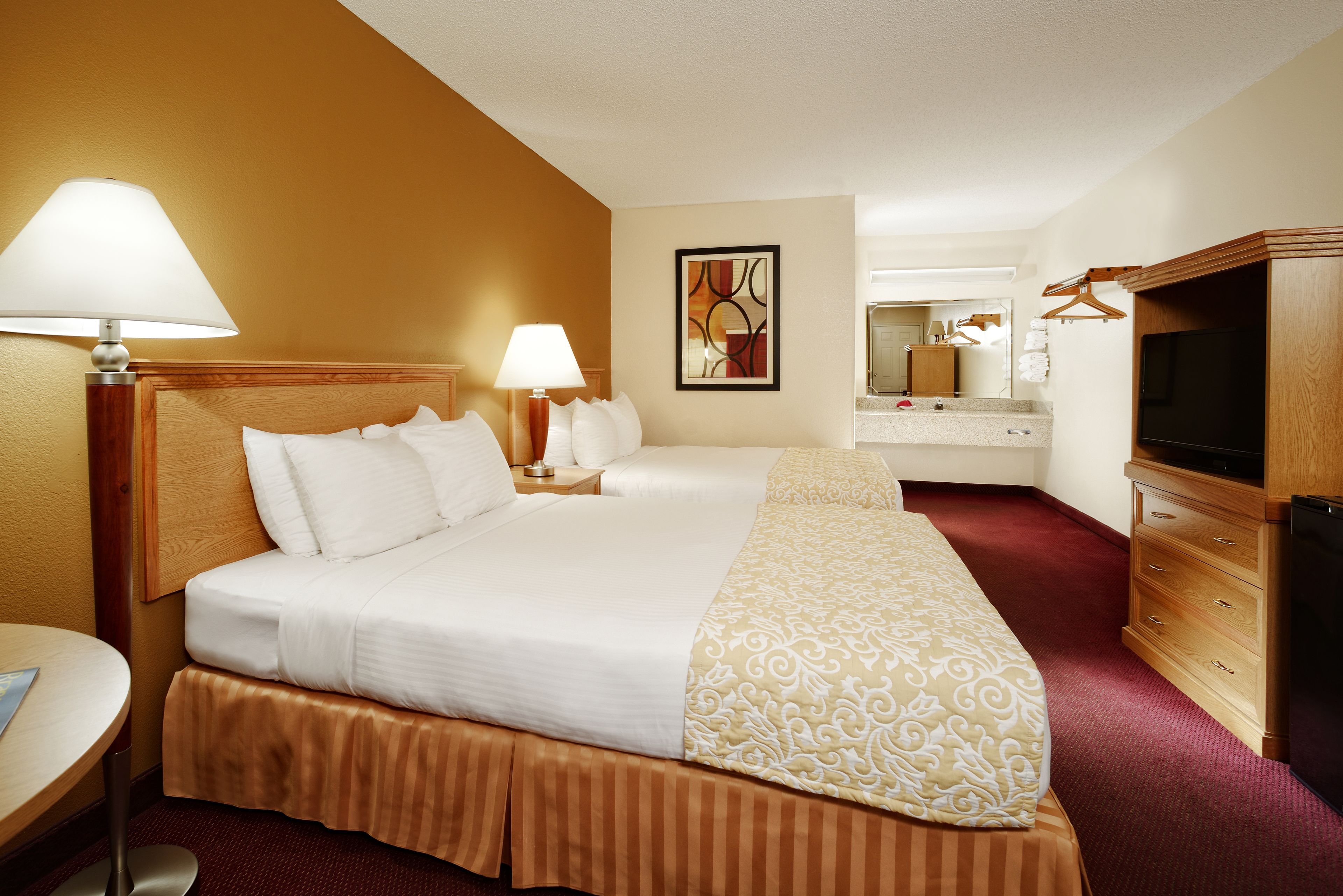 Whispering Hills Inn