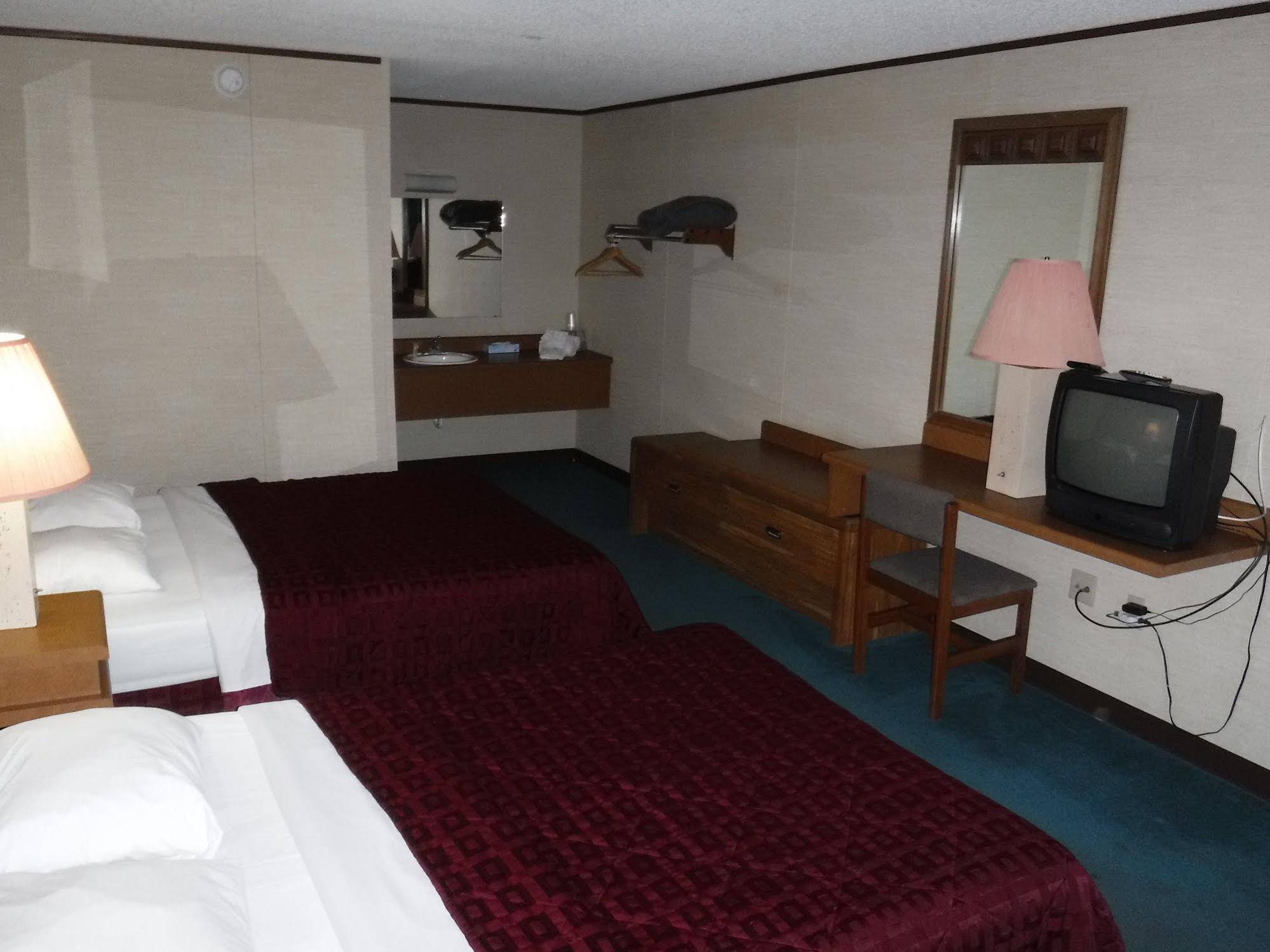 Colonial Mountain Inn