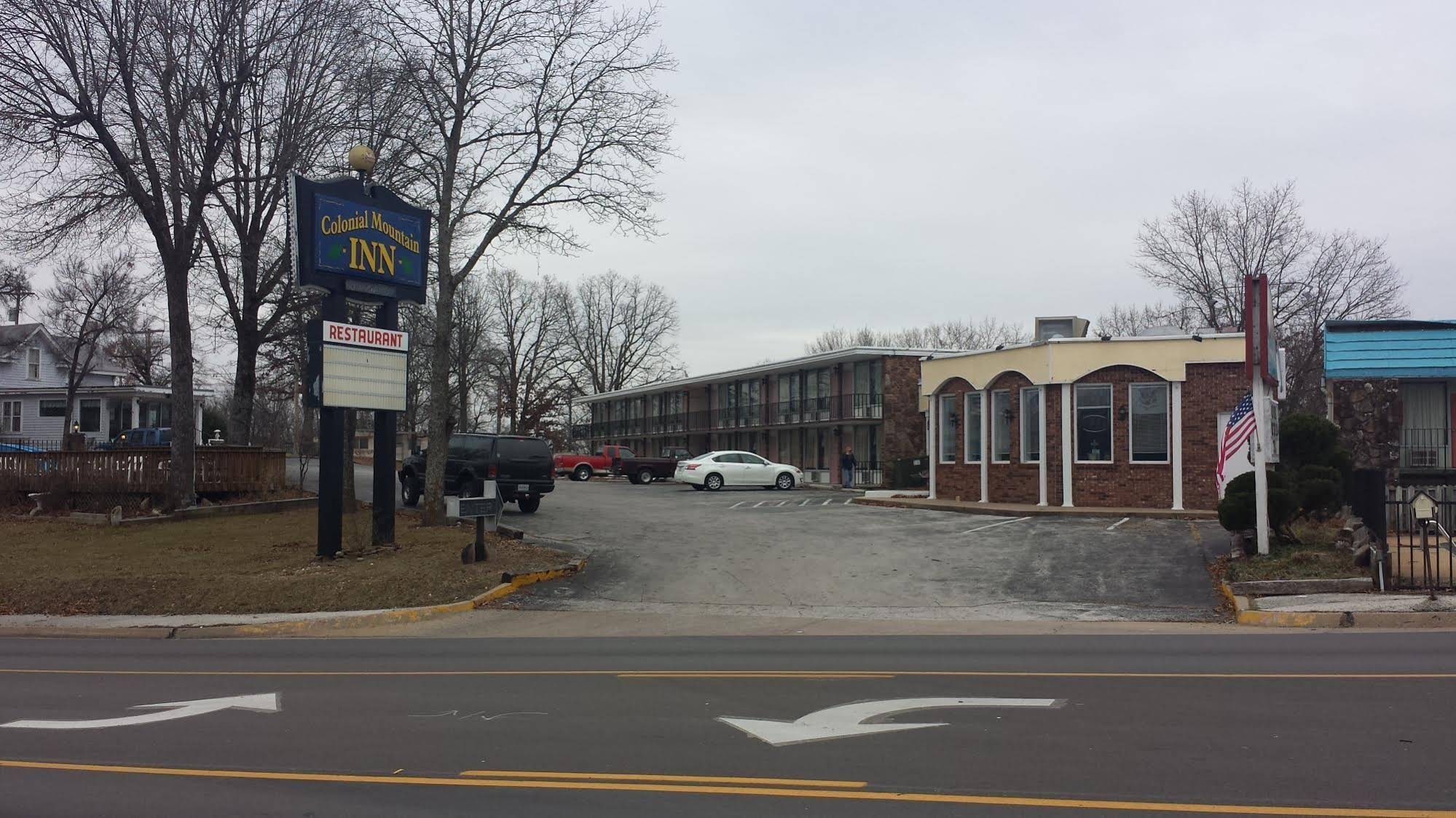 Colonial Mountain Inn