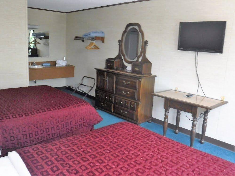 Colonial Mountain Inn