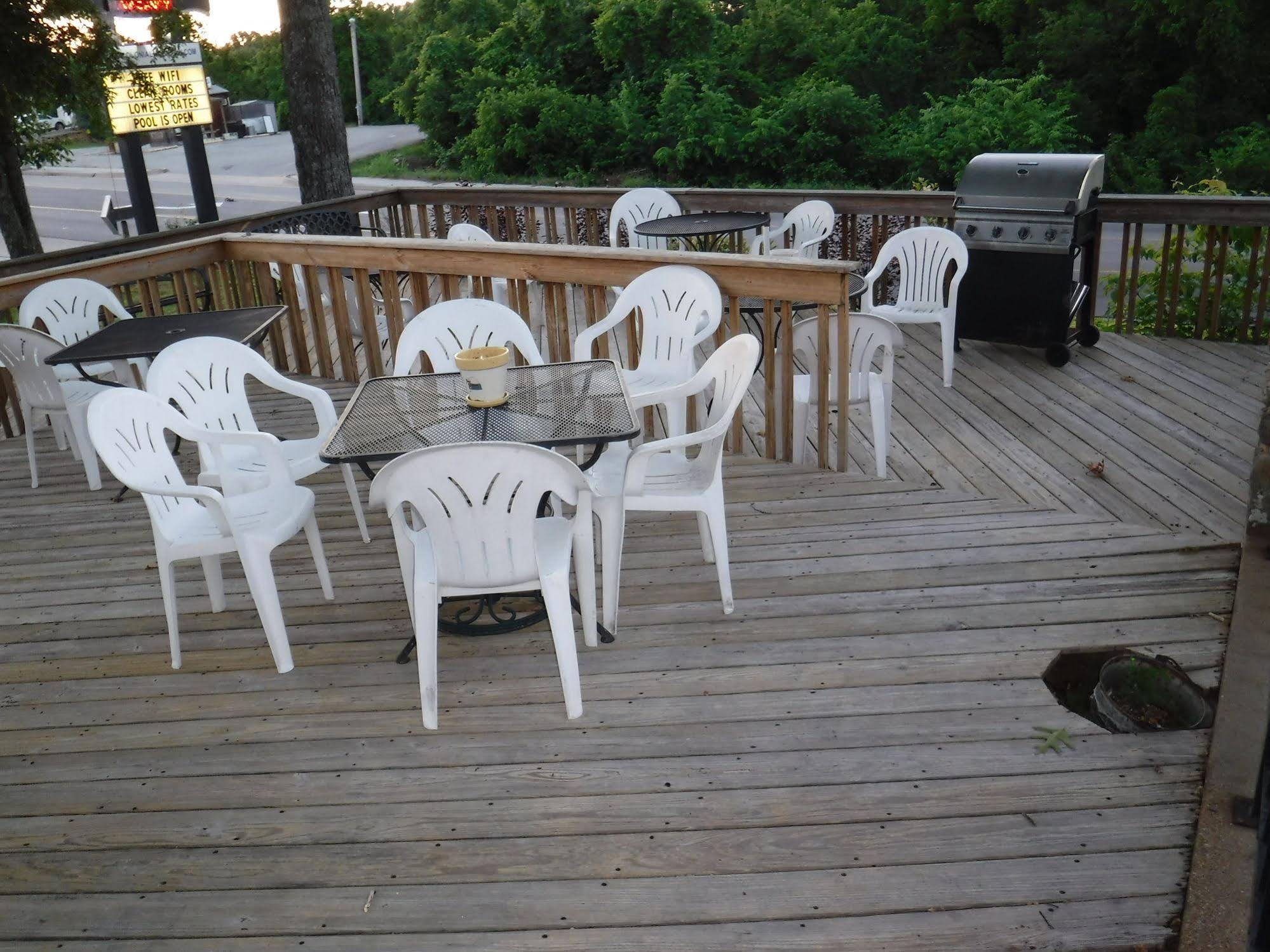 Colonial Mountain Inn