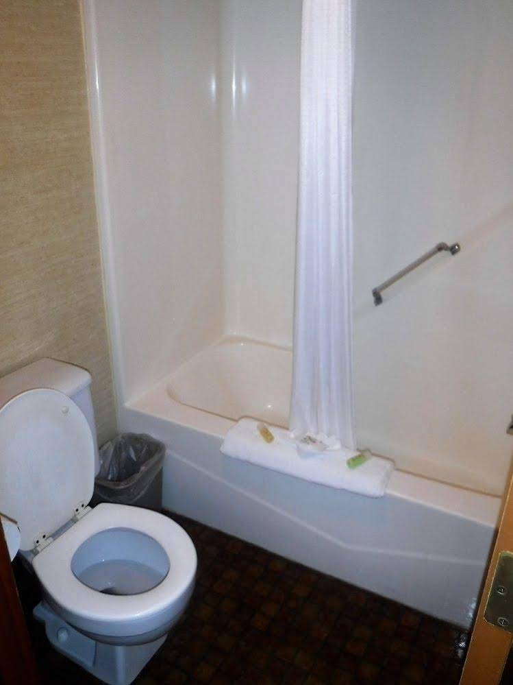 Colonial Mountain Inn