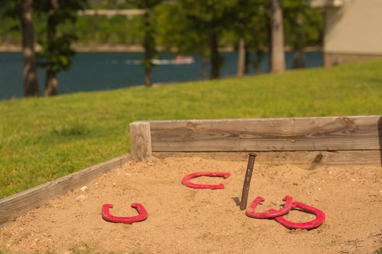 Escapes! to Branson Yacht Club