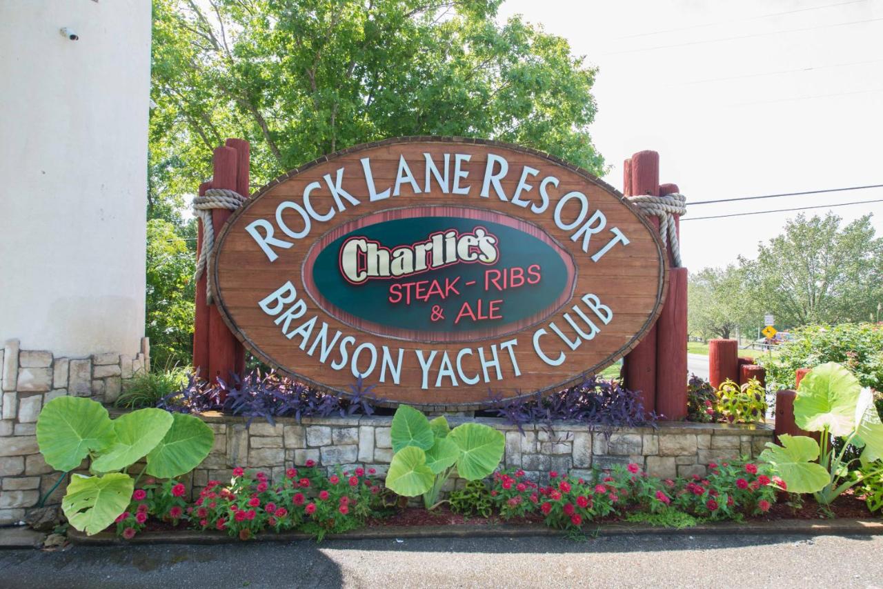 Escapes! to Branson Yacht Club