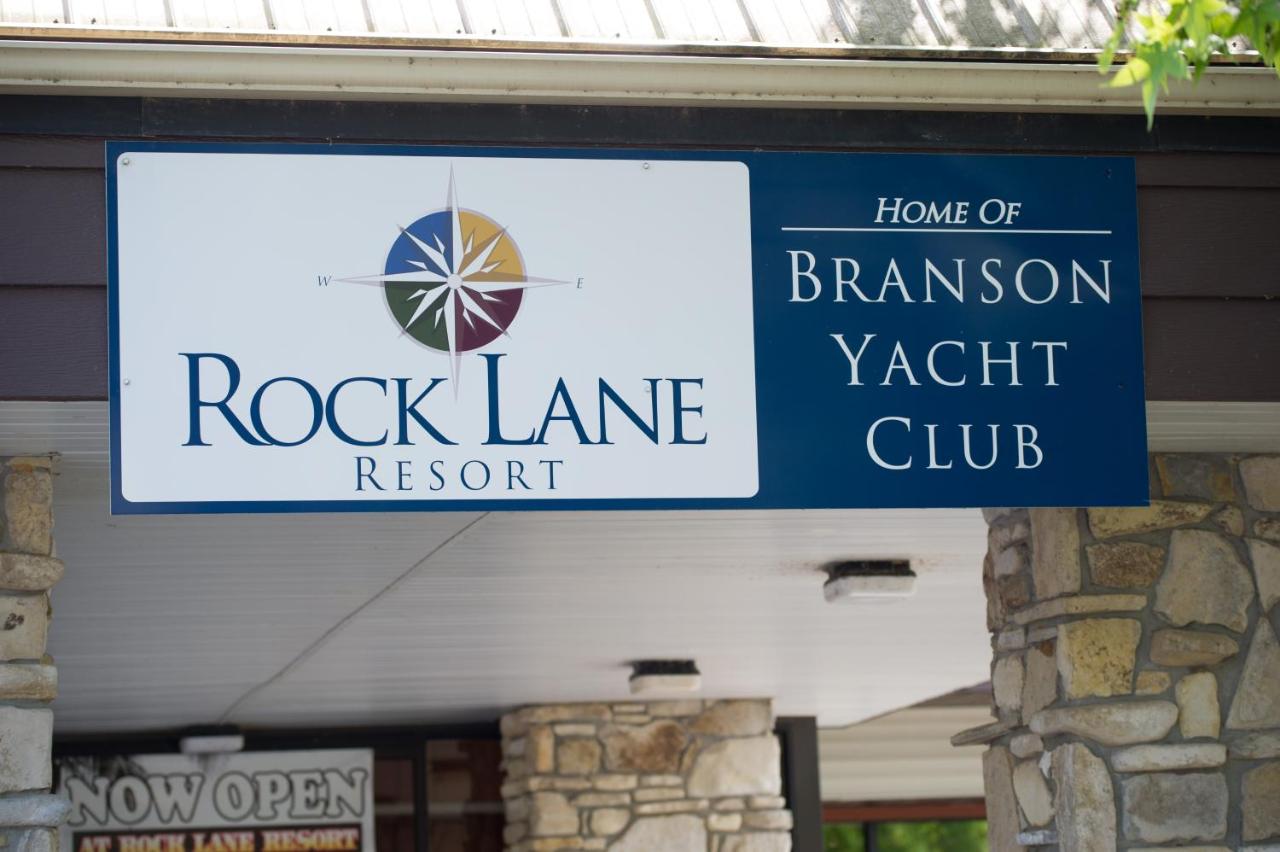 Escapes! to Branson Yacht Club