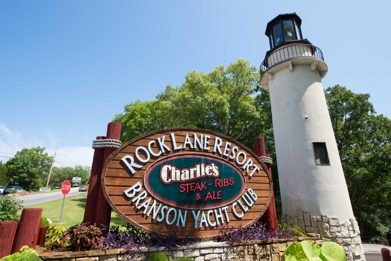 Escapes! to Branson Yacht Club