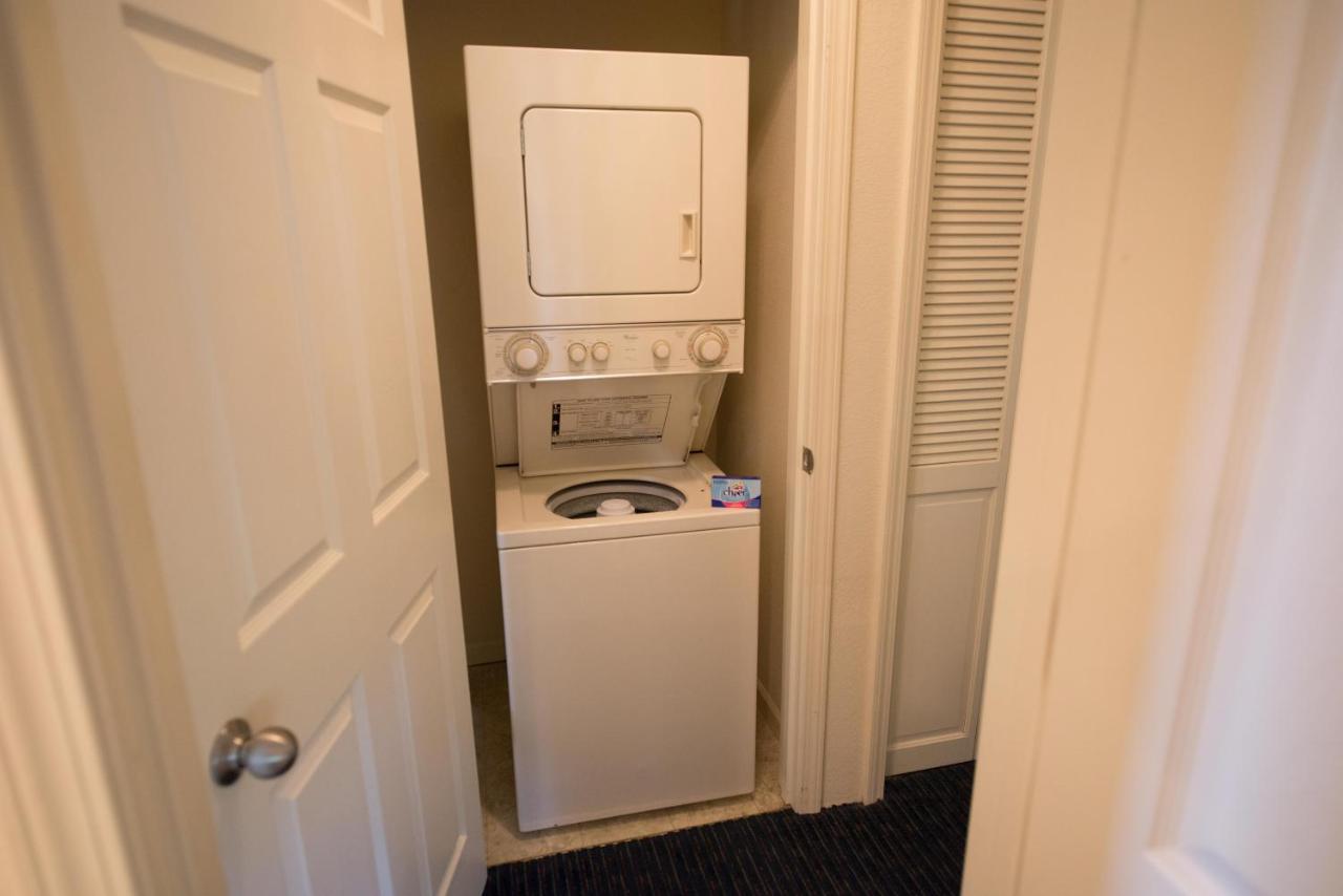 Escapes! to Branson Yacht Club