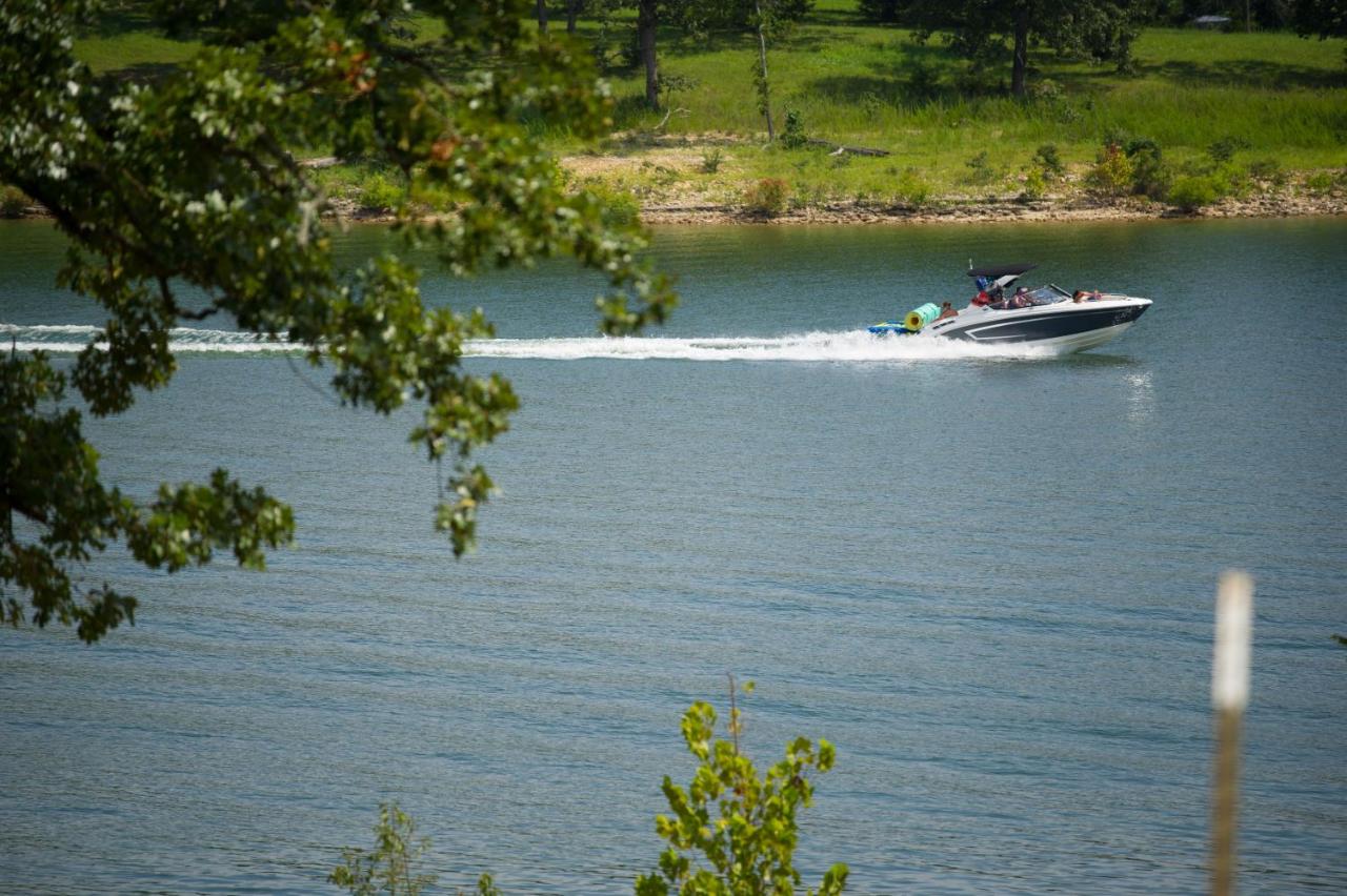 Escapes! to Branson Yacht Club