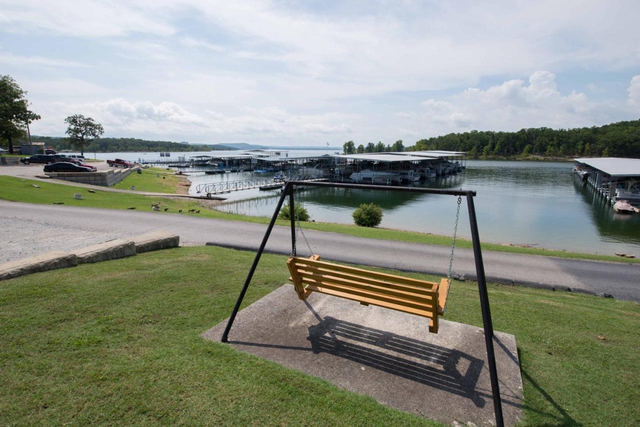 Escapes! to Branson Yacht Club