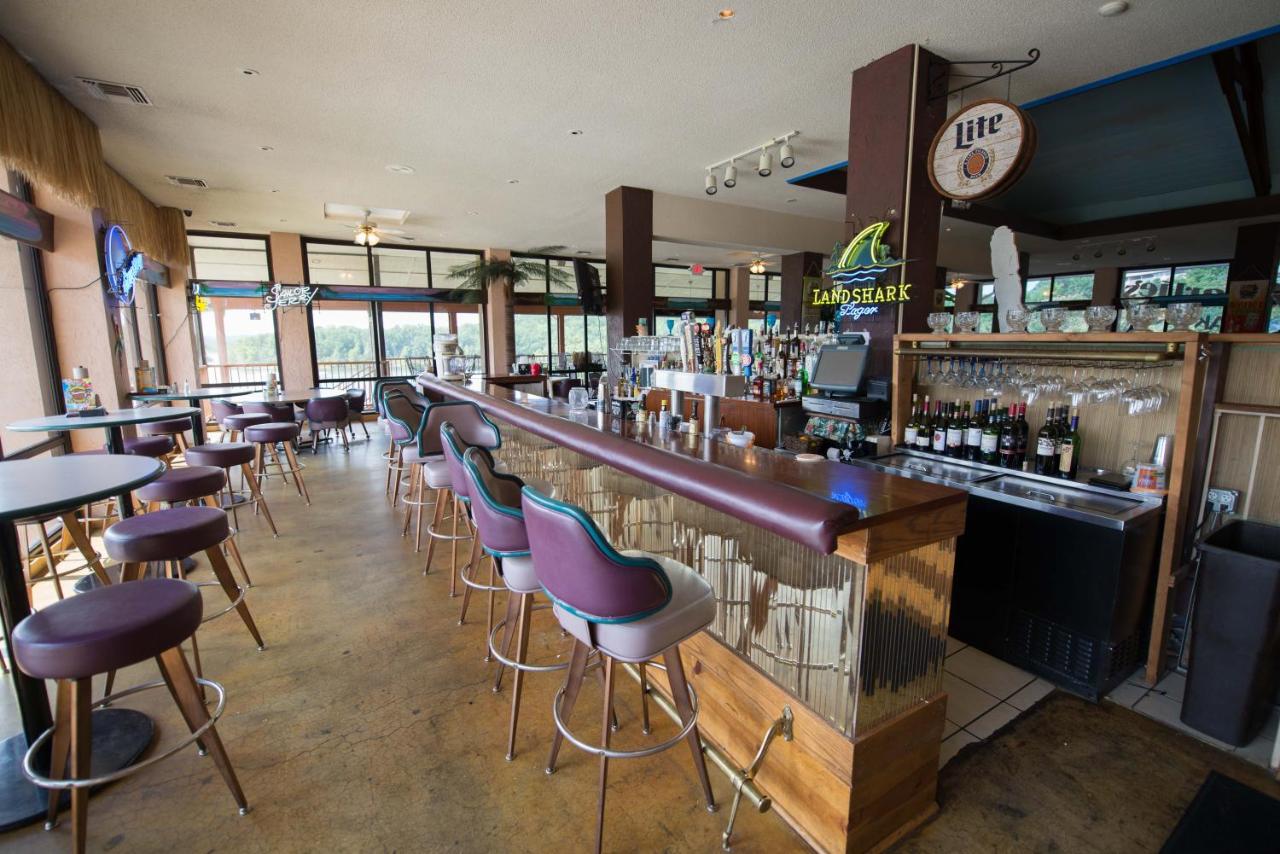 Escapes! to Branson Yacht Club