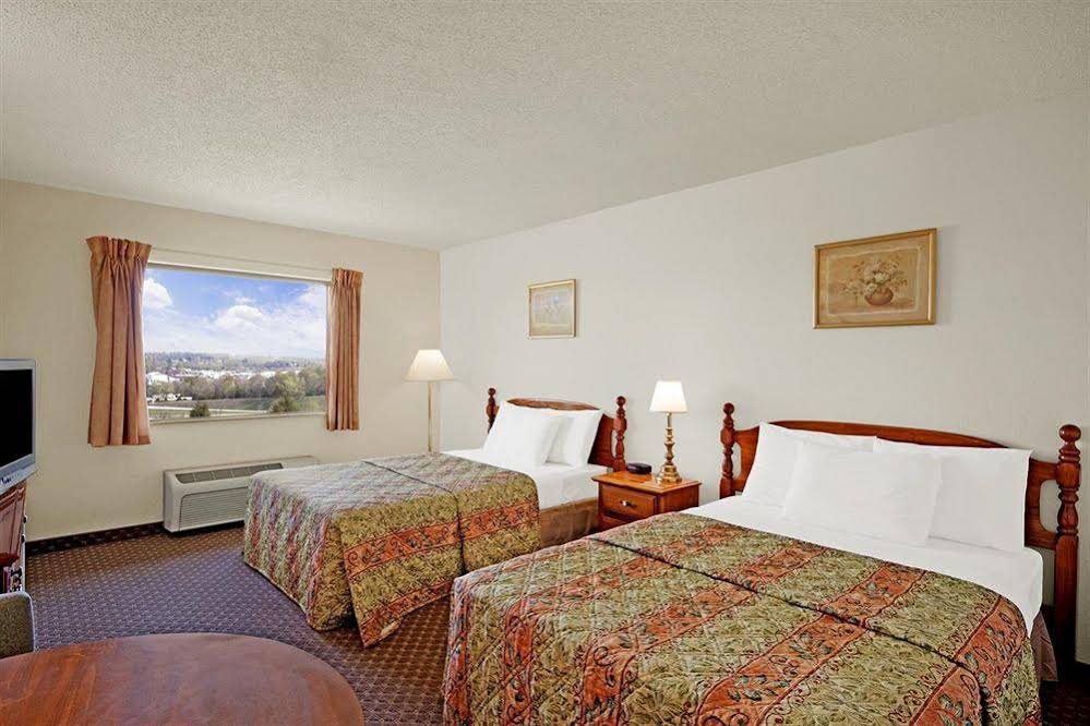 Highland Inn & Suites