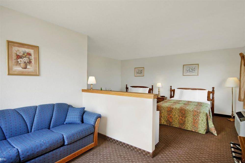 Highland Inn & Suites