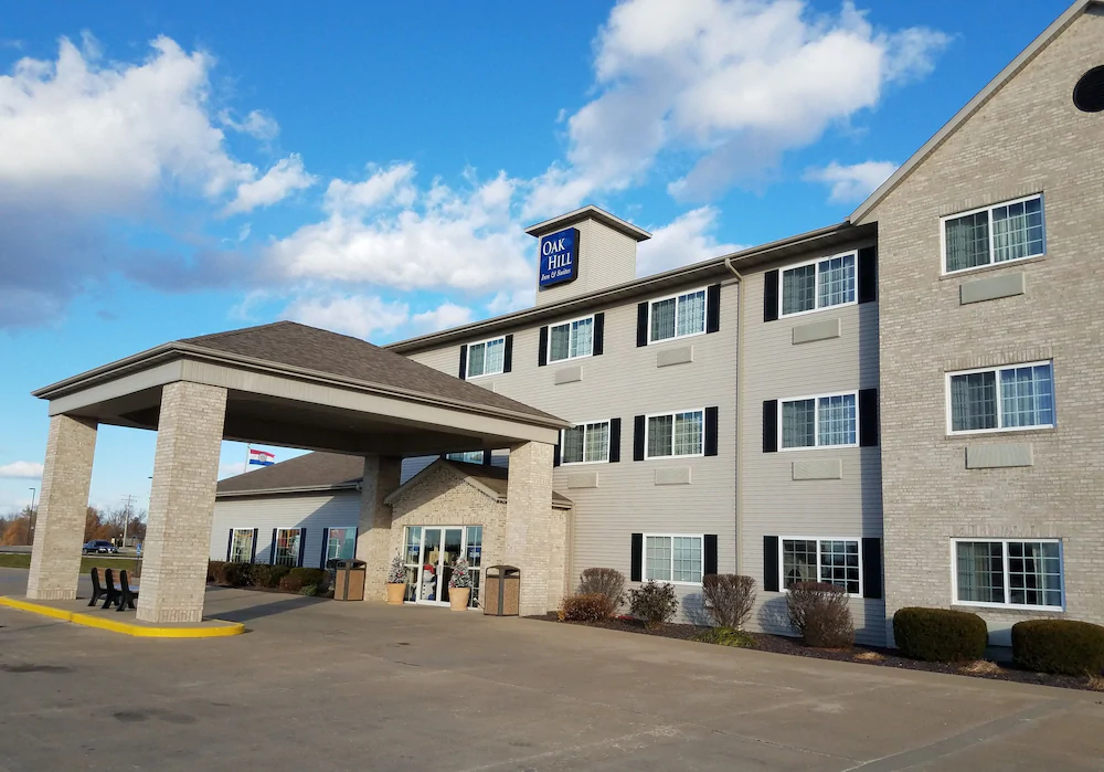 Oak Hill Inn & Suites