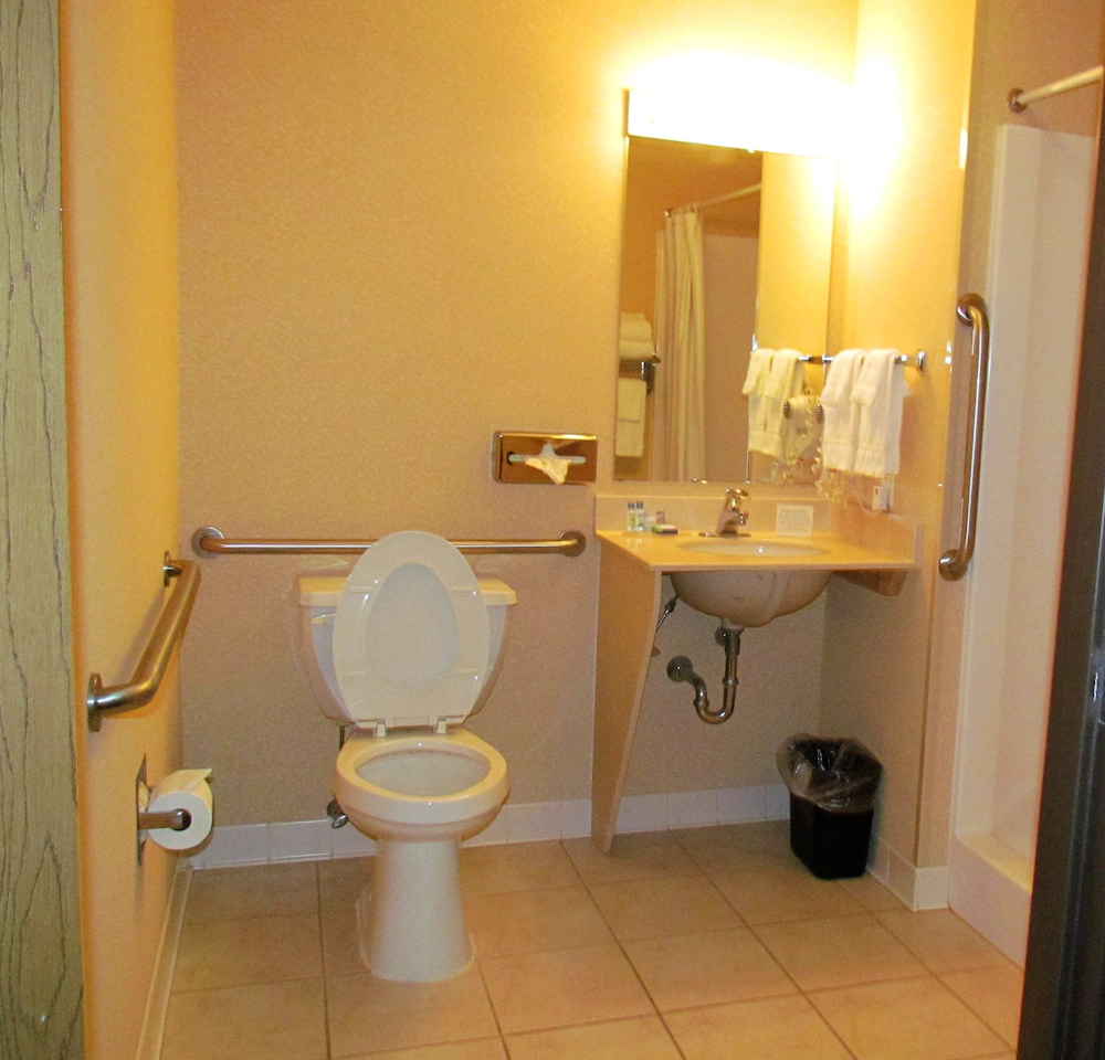 Oak Hill Inn & Suites