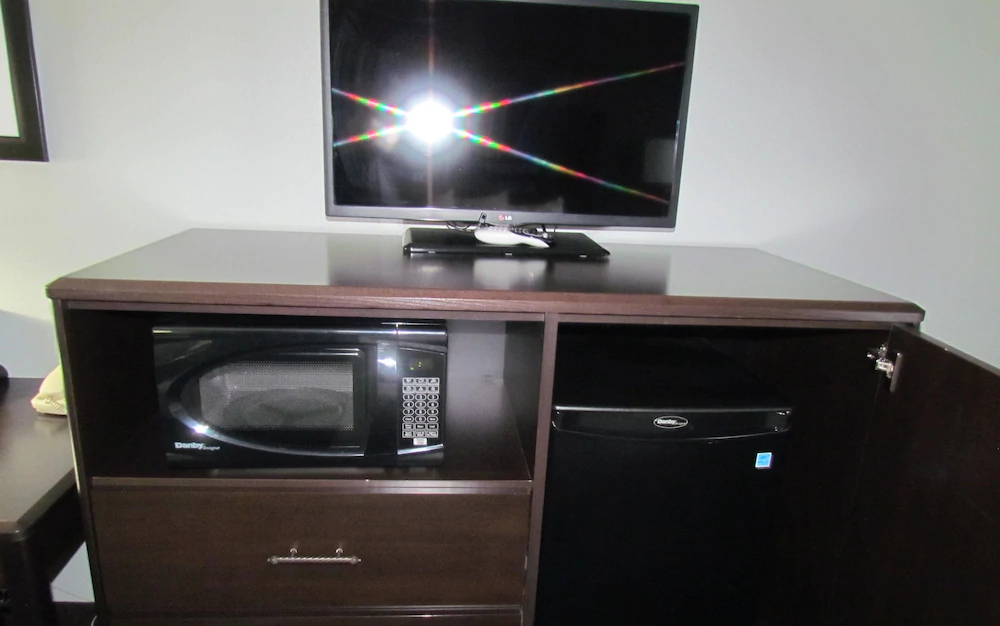 Oak Hill Inn & Suites