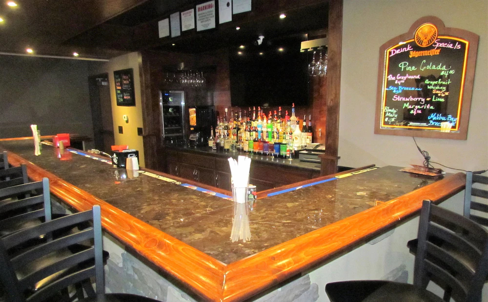 Oak Hill Inn & Suites