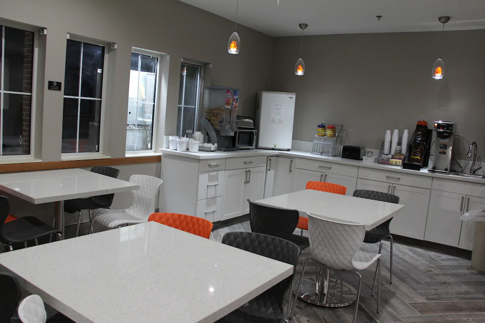 Westbridge Inn & Suites