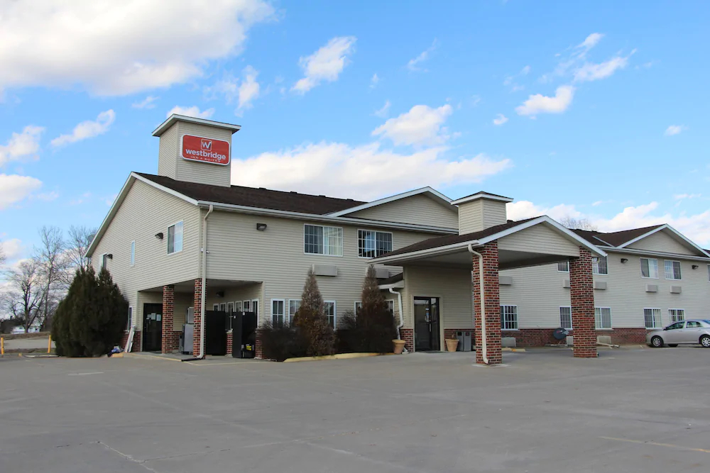Westbridge Inn & Suites