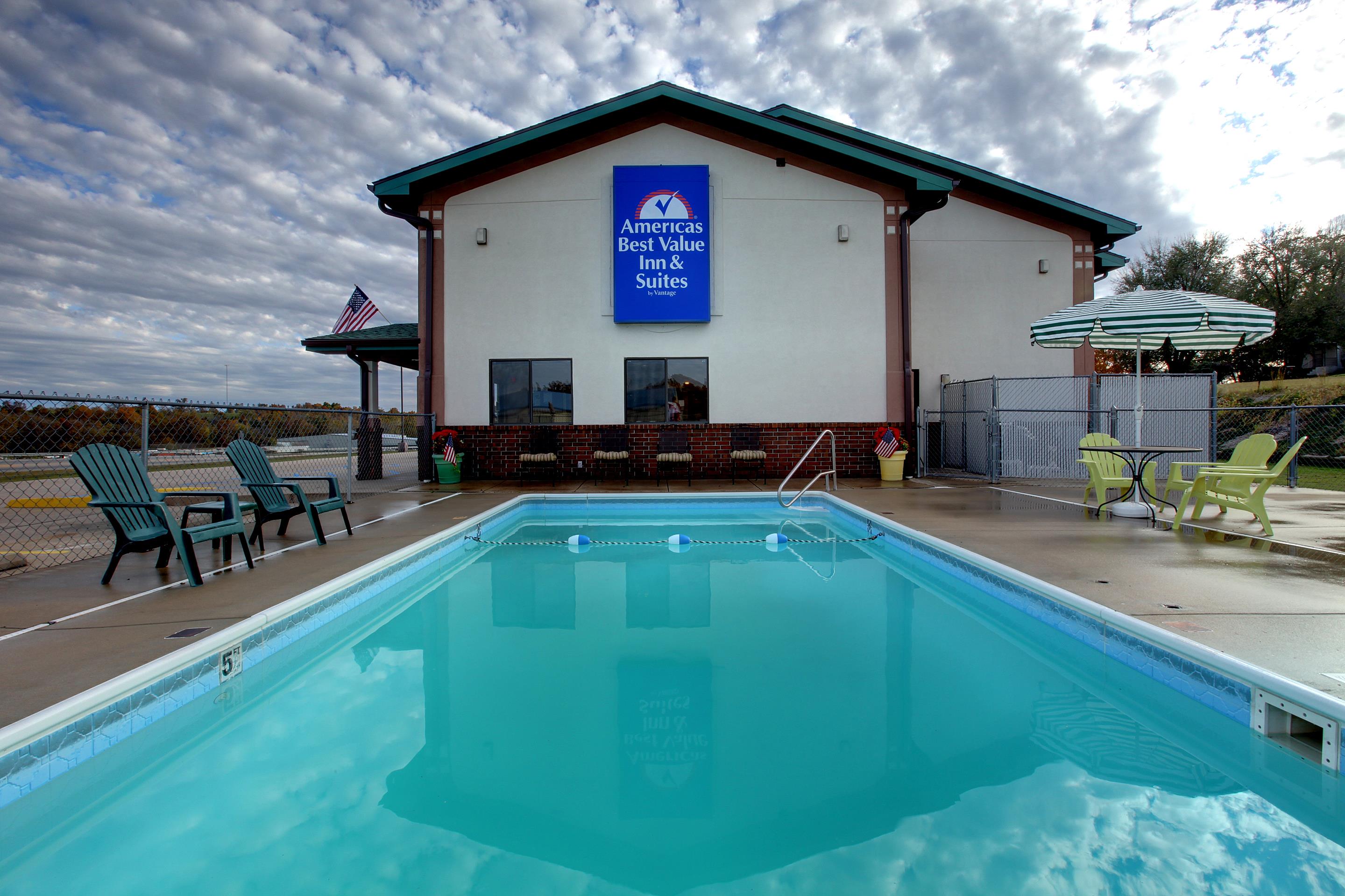 Cassville Four Seasons Inn & Suites