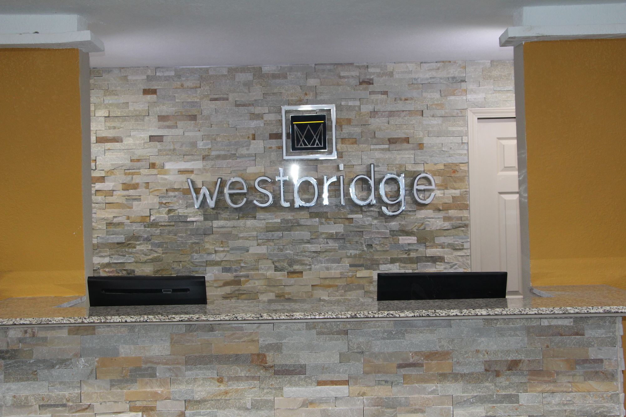 Westbridge Inn & Suites