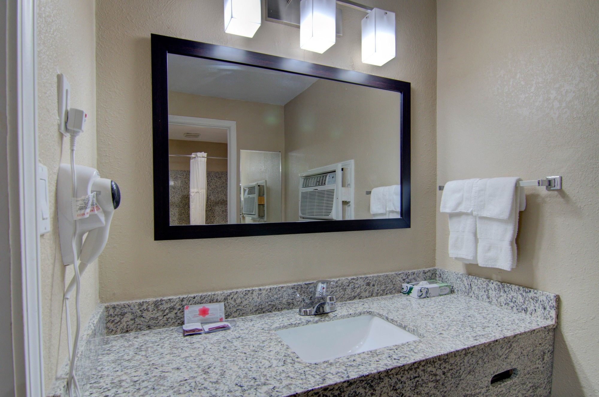 Westbridge Inn & Suites