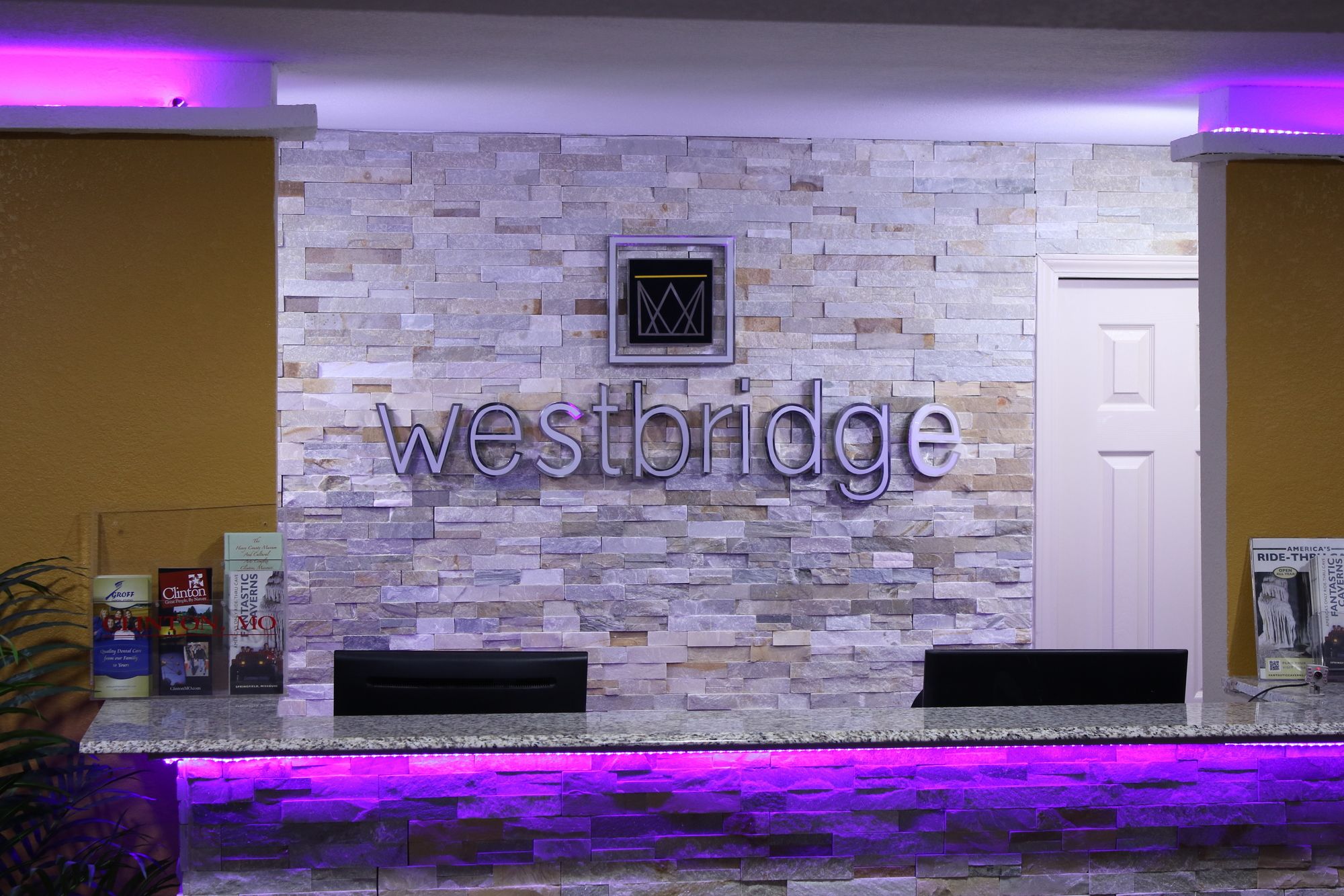 Westbridge Inn & Suites