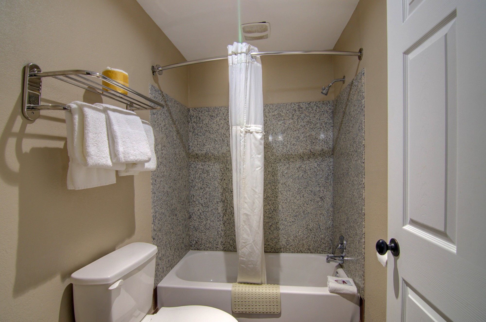 Westbridge Inn & Suites