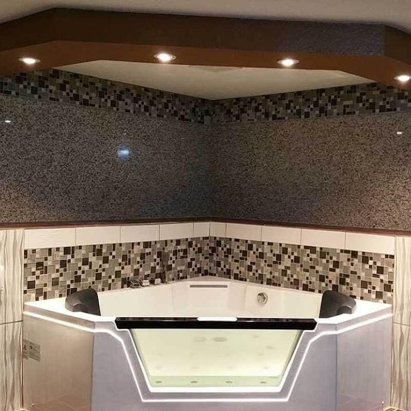 Westbridge Inn & Suites