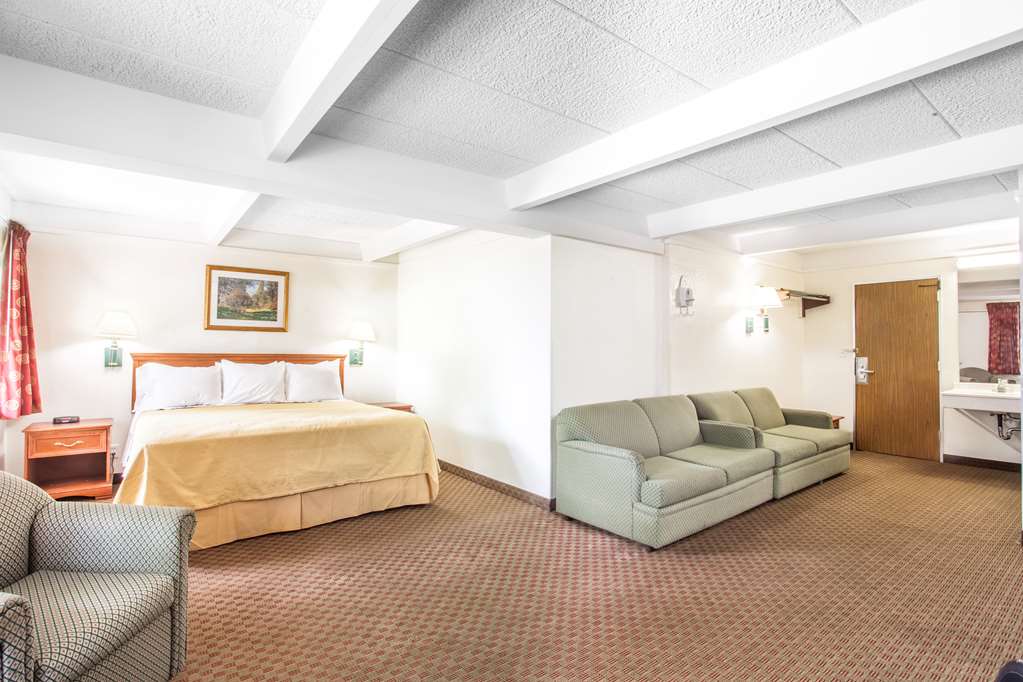 Days Inn by Wyndham Columbia I-70