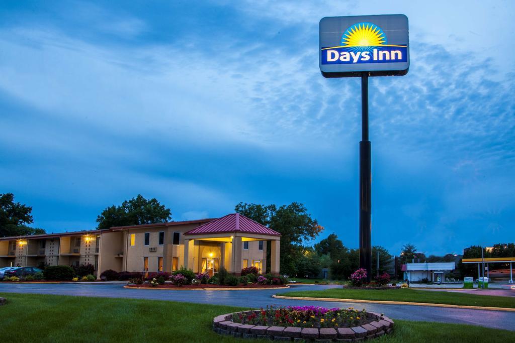 Days Inn by Wyndham Columbia I-70