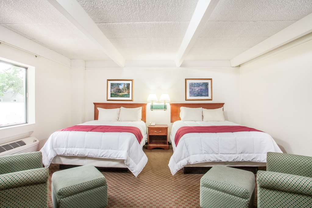 Days Inn by Wyndham Columbia I-70