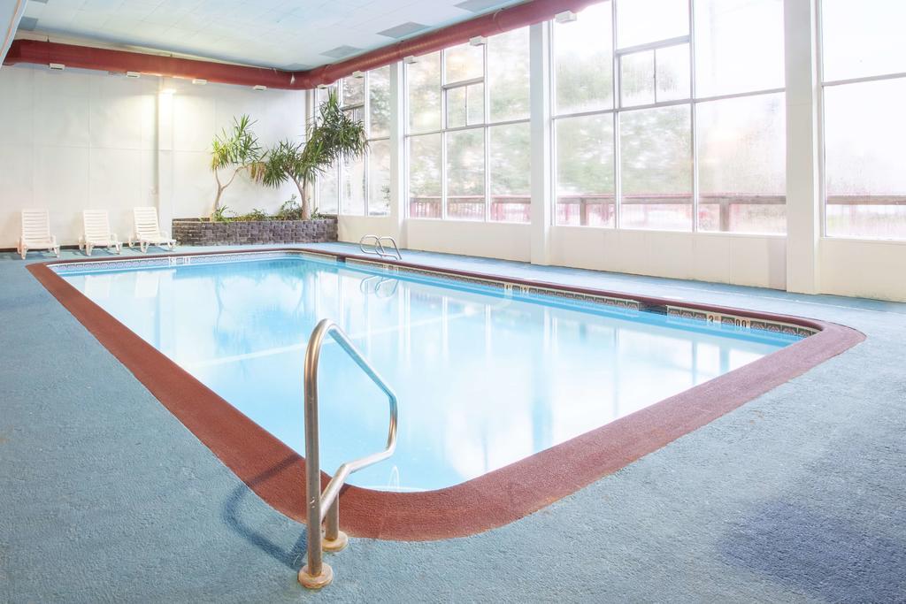 Days Inn by Wyndham Columbia I-70