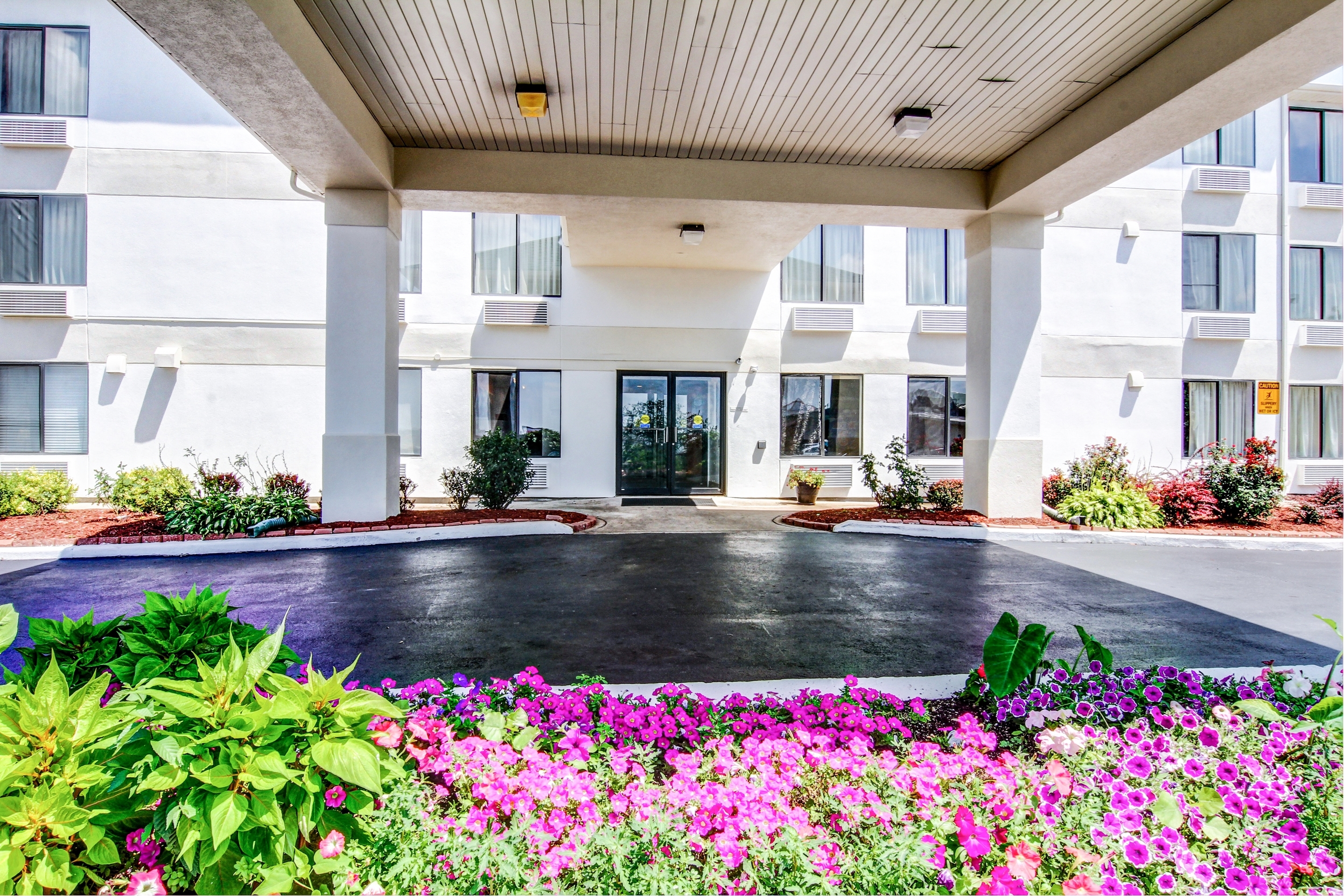 Motel 6 Columbia - East