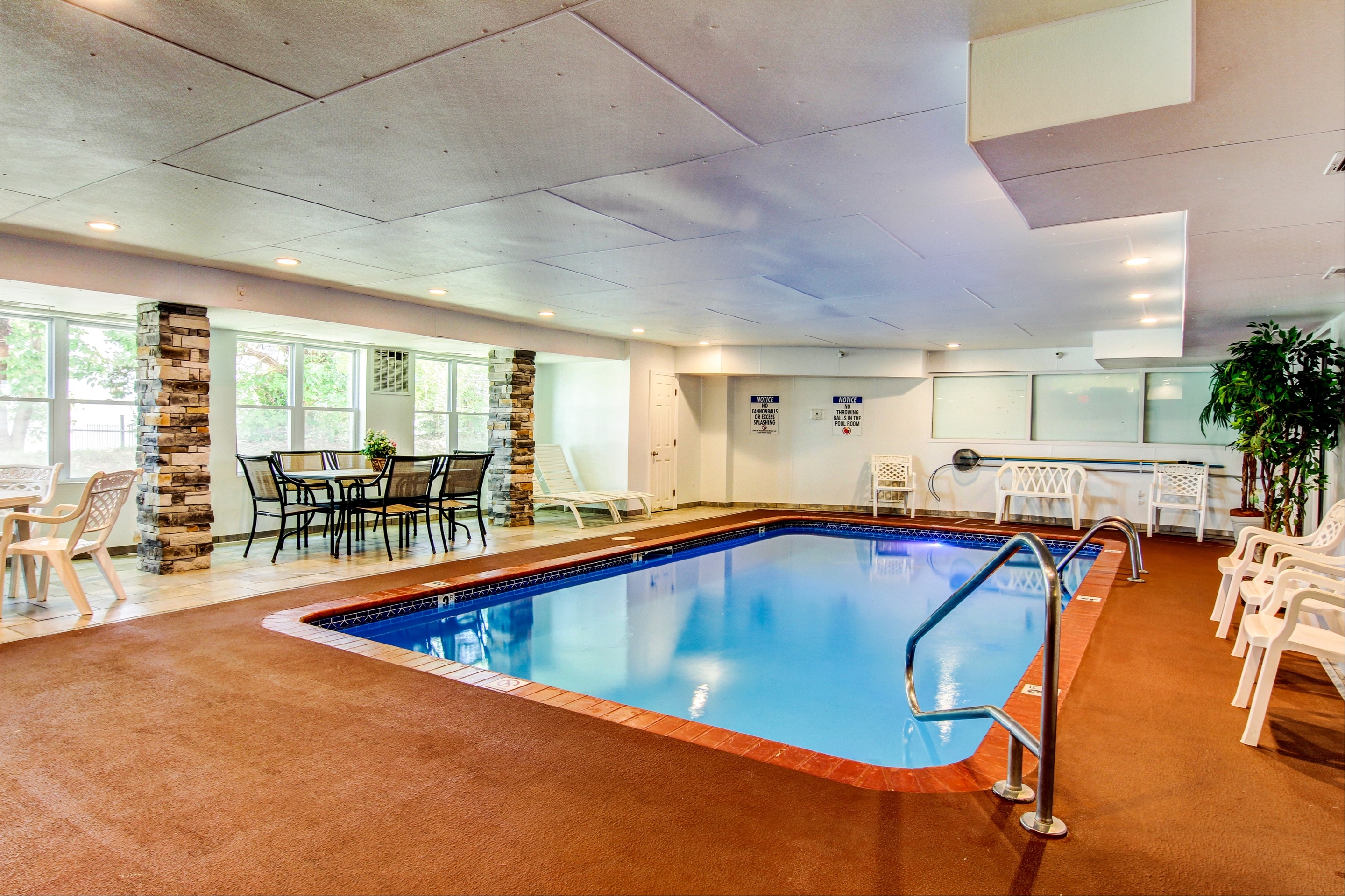 Motel 6 Columbia - East