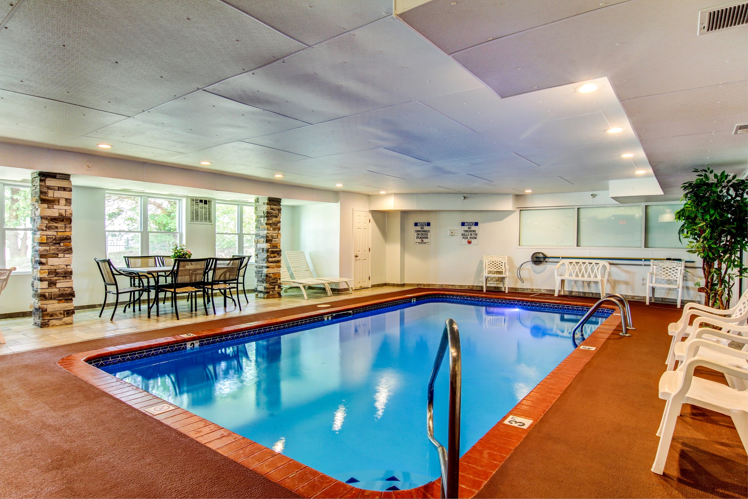 Motel 6 Columbia - East