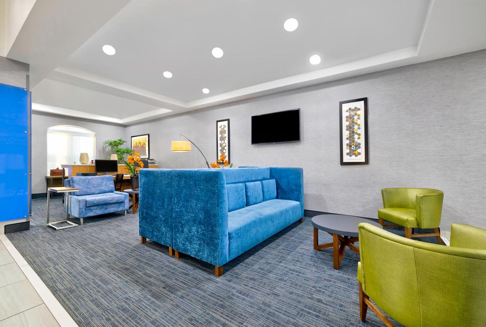 Holiday Inn Express Hotel & Suites Kansas City - Grandview