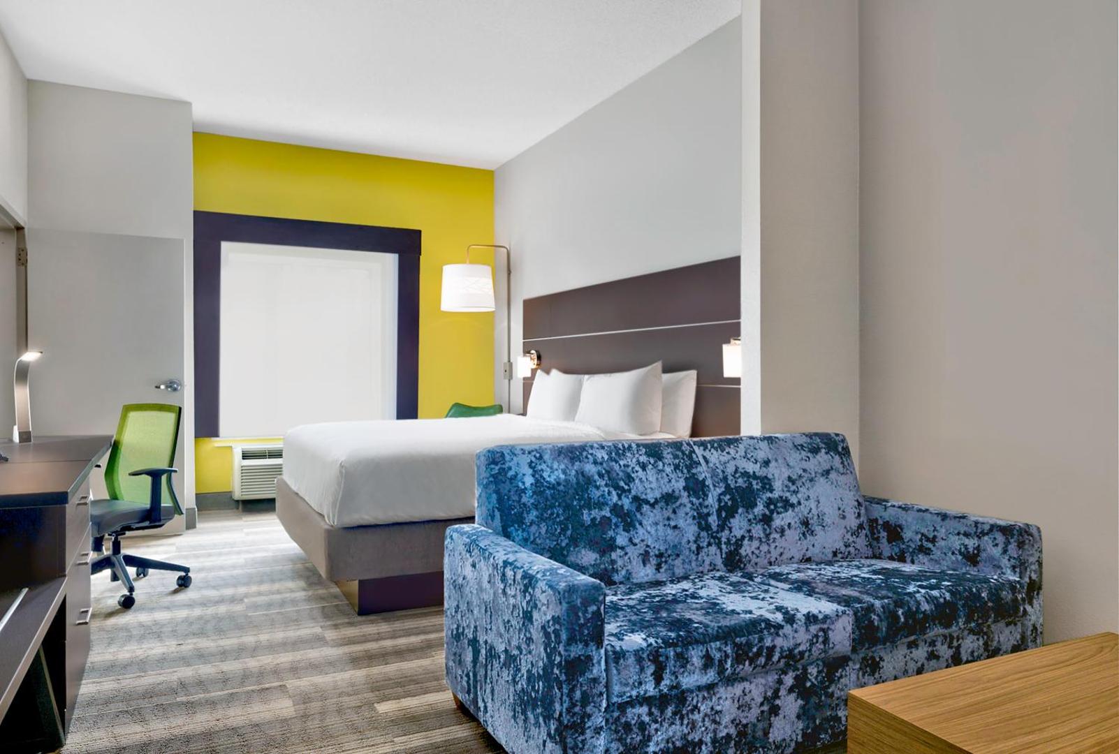 Holiday Inn Express Hotel & Suites Kansas City - Grandview