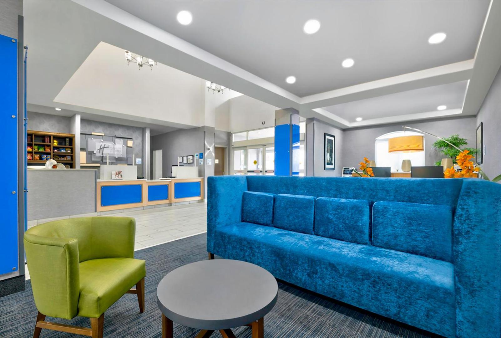 Holiday Inn Express Hotel & Suites Kansas City - Grandview