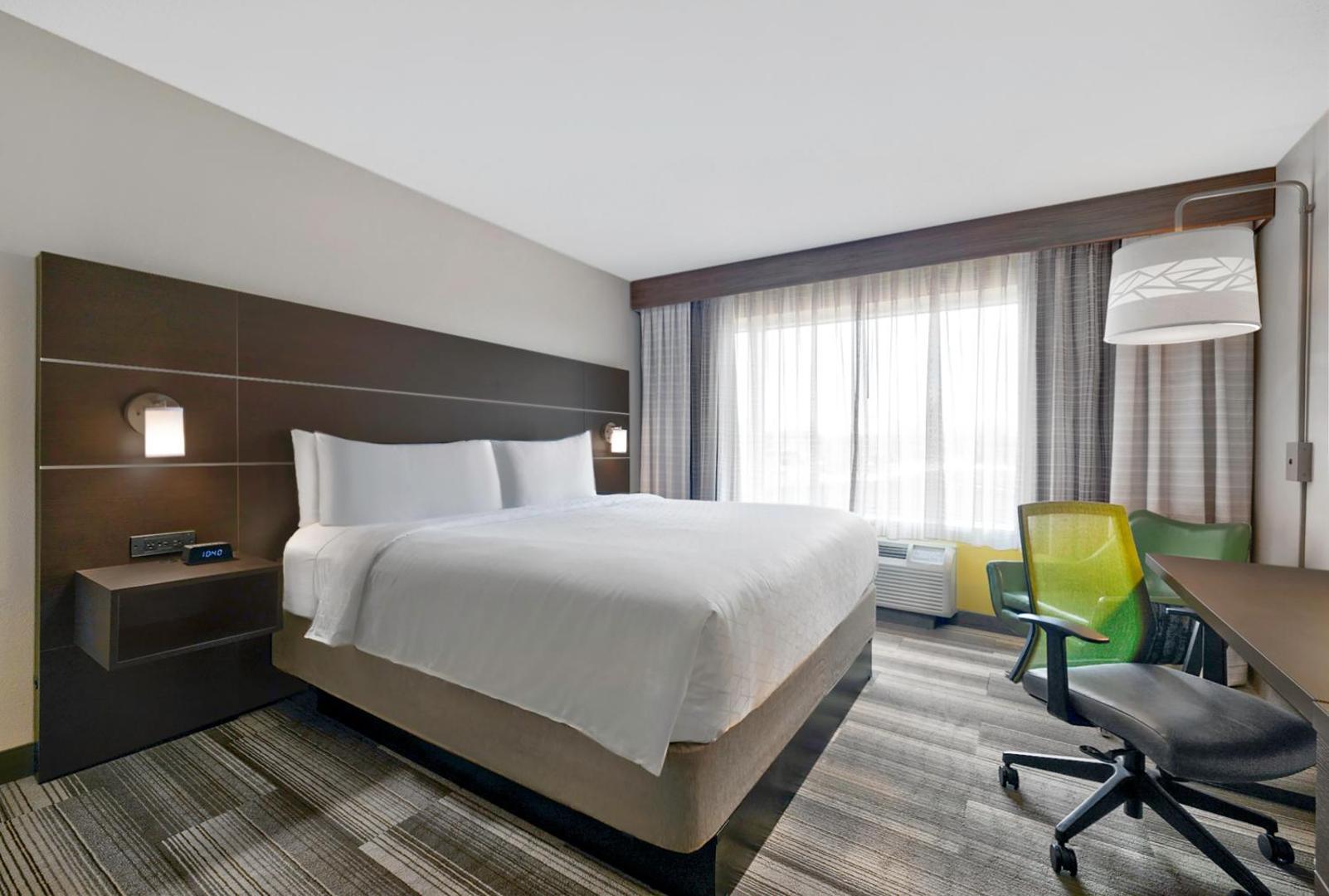 Holiday Inn Express Hotel & Suites Kansas City - Grandview