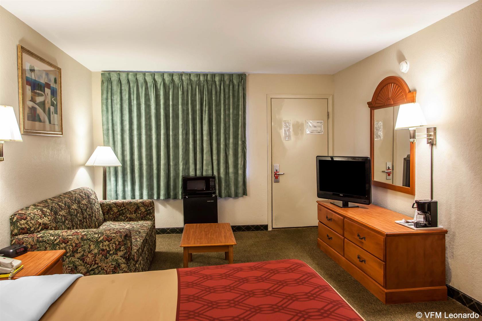 Economy Inn & Suites