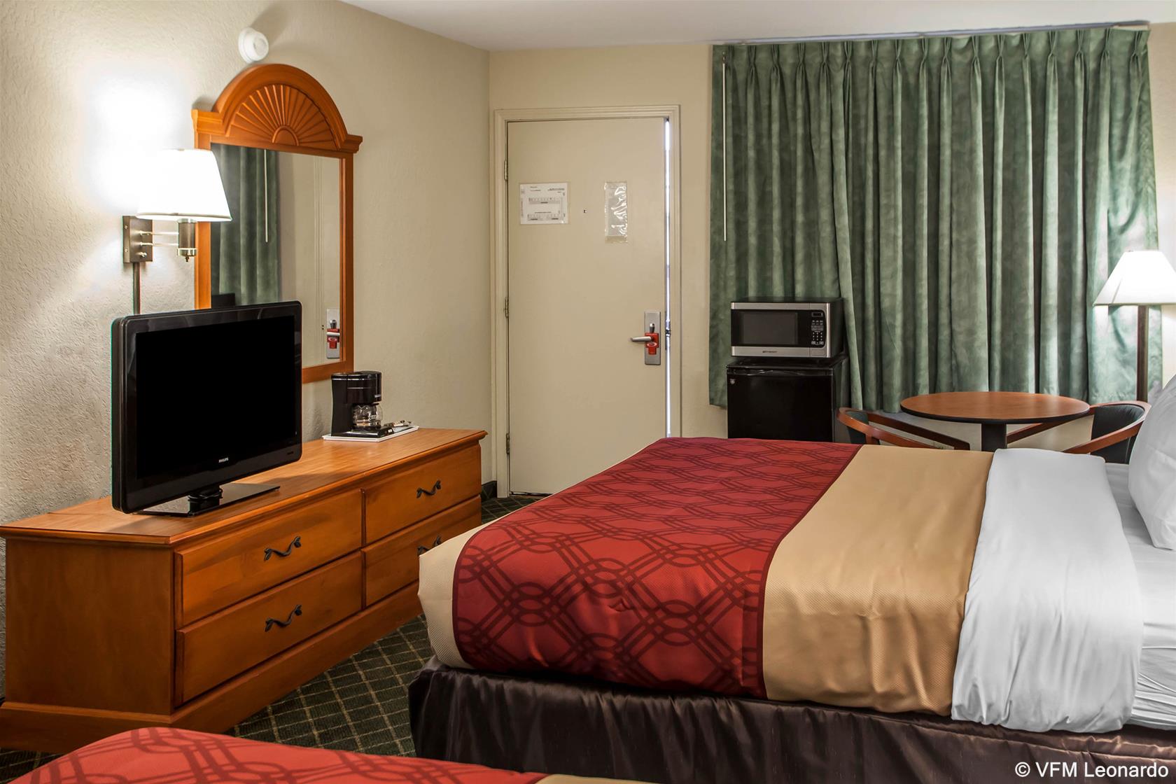 Economy Inn & Suites