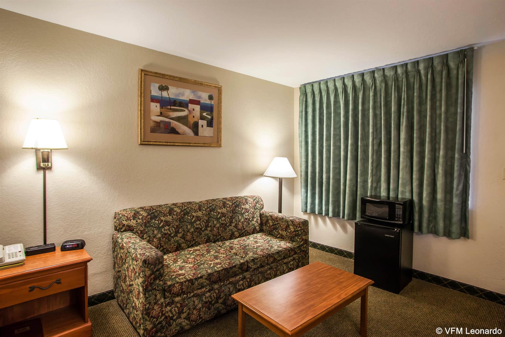 Economy Inn & Suites