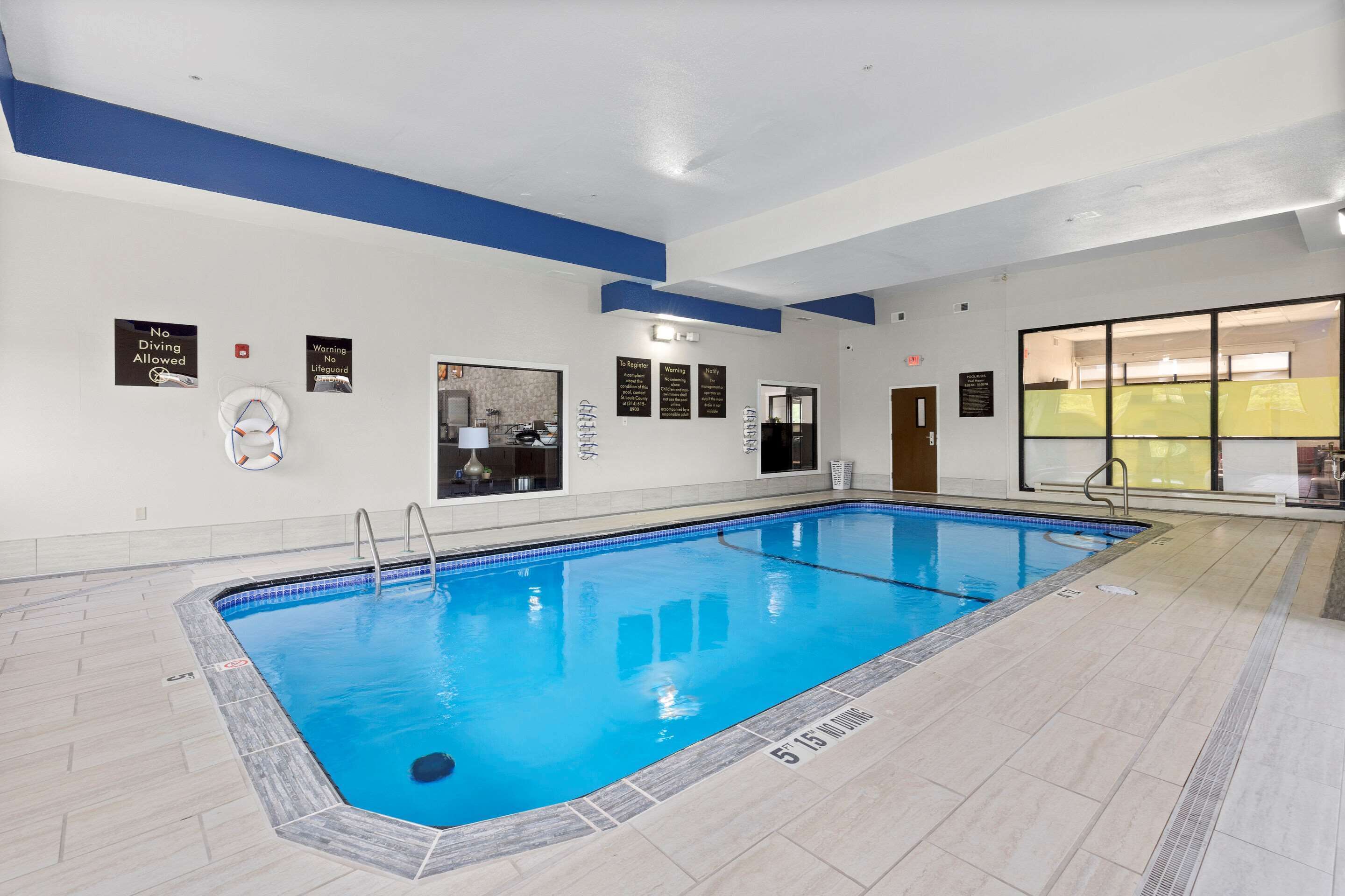 Comfort Inn & Suites St. Louis-Hazelwood