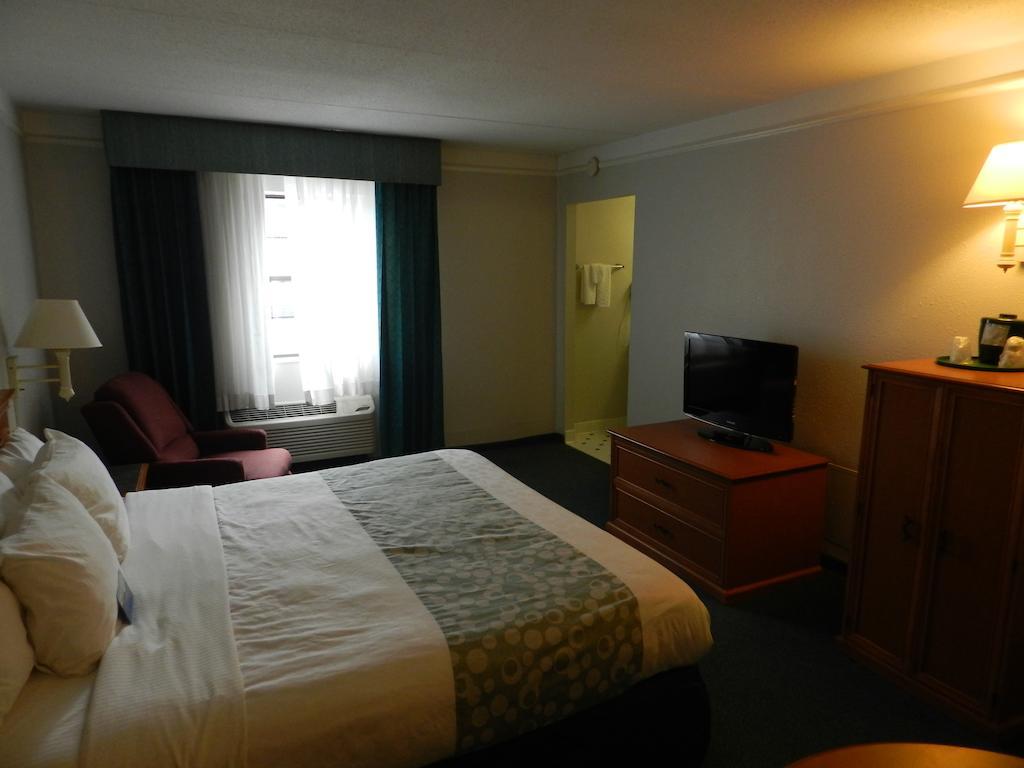 Motel 6 Hazelwood MO