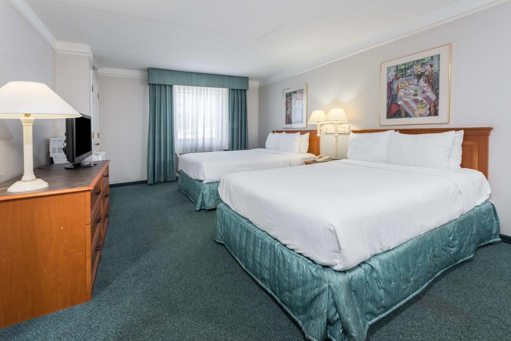 Motel 6 Hazelwood MO